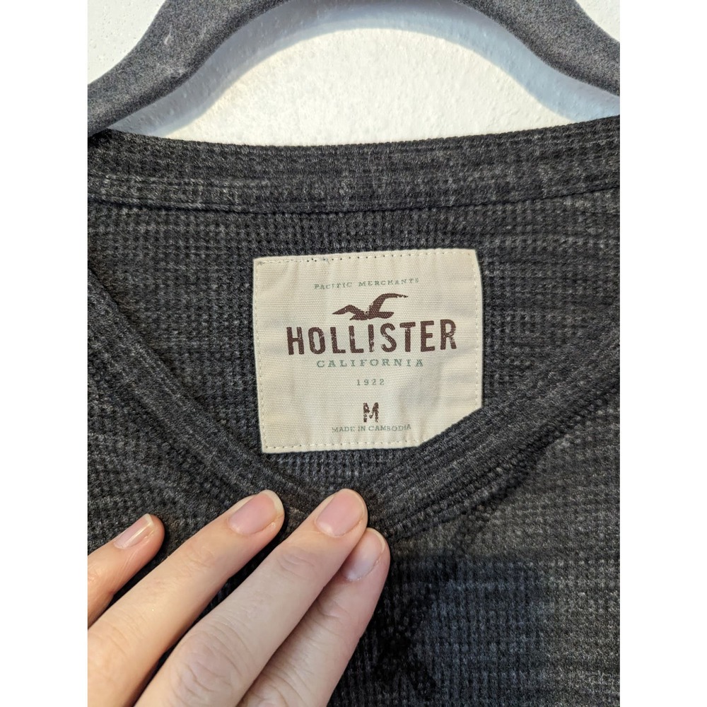 Men's Hollister Henley Long Sleeve Tshirt Heather Grey - Picture 4 of 4